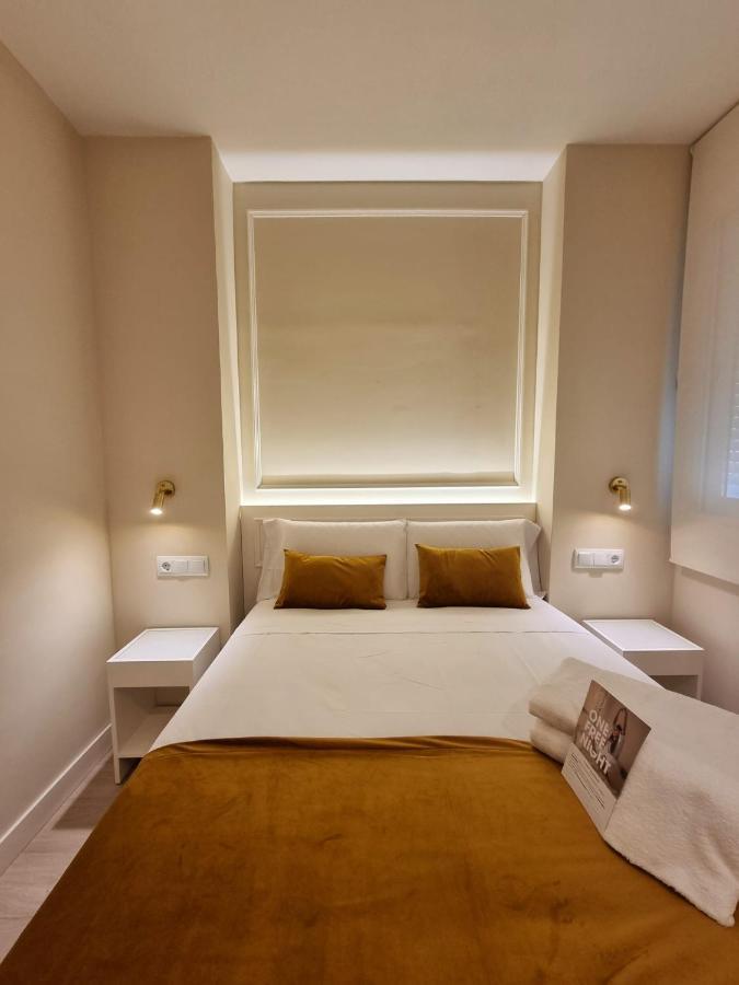 Ch Velarde Hotell Madrid Exteriör bild